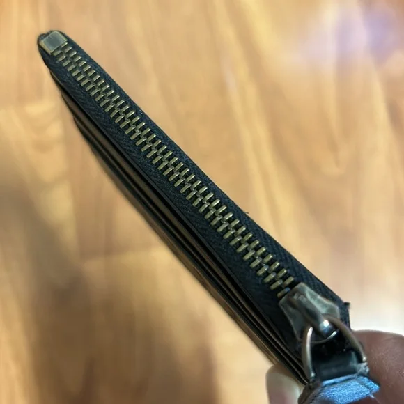 Authentic Bottega Veneta Black Intrecciato Leather Zip Card Holder